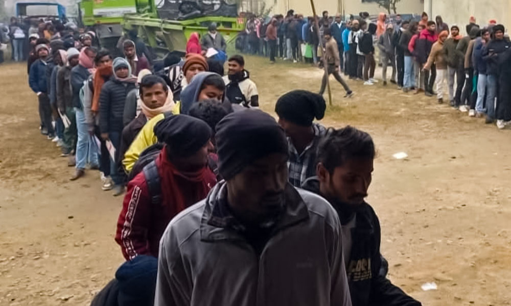 बारामा निर्वाचन प्रहरीको उत्साह :आवेदन दिनेहरूको घुइँचो